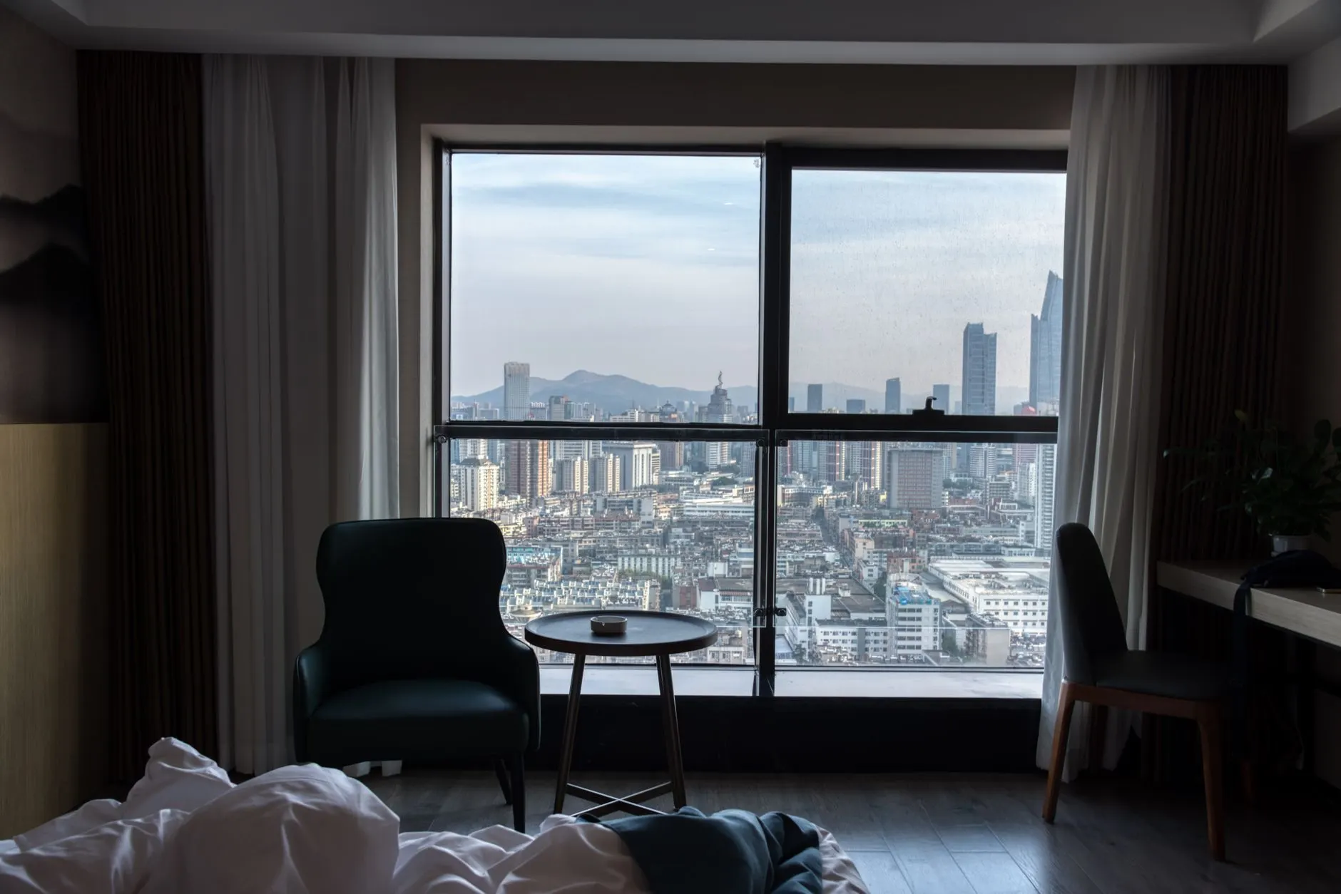 上海高端公寓租赁市场2025年趋势分析与政策解读